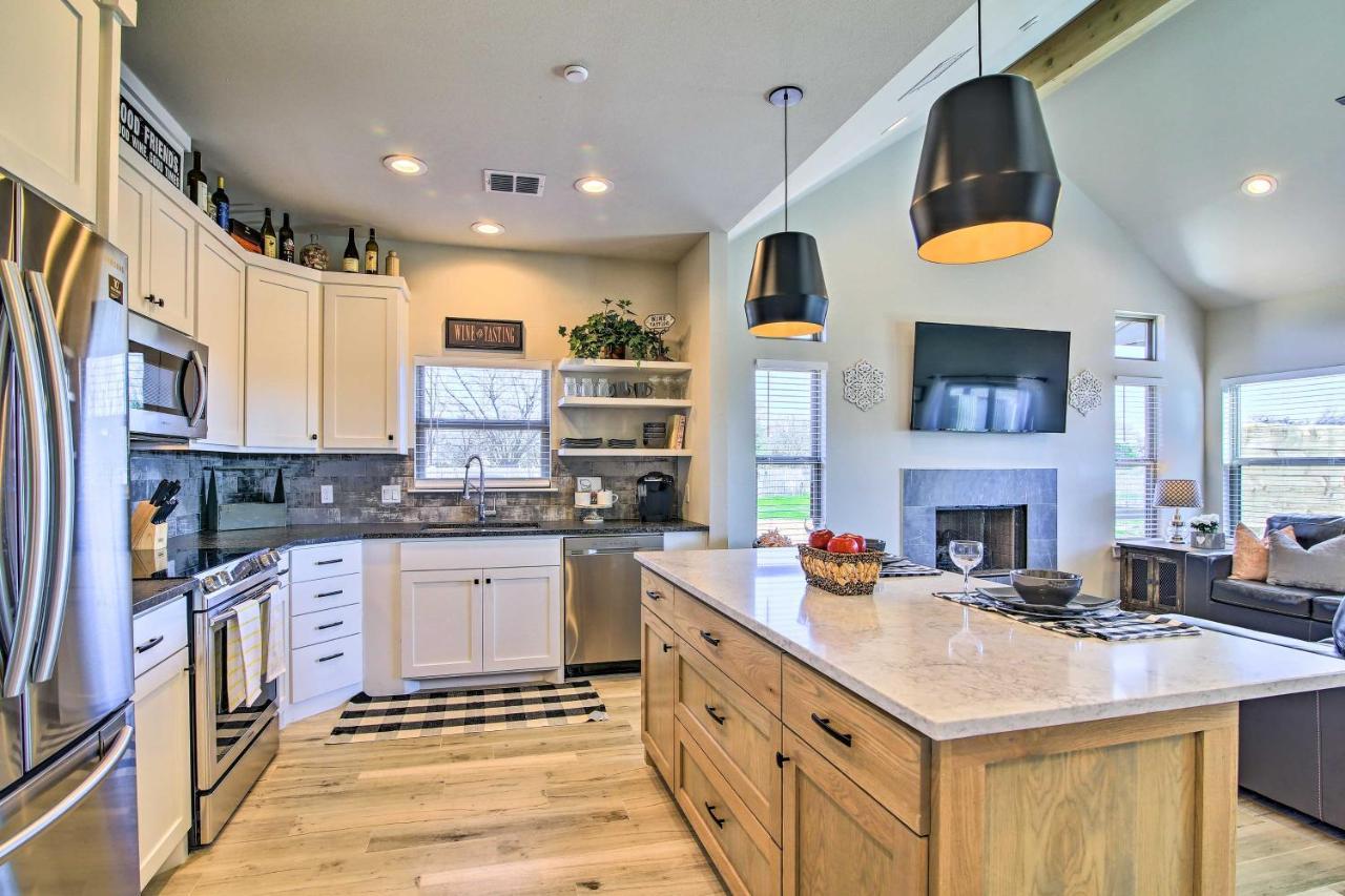 Uncorked Ranch Hill Country Home 1 Mi To Winery フレデリックスバーグ エクステリア 写真
